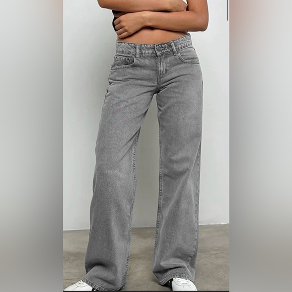 Low Rise Parallel Jeans In Grey Wash - Picture 1 of 6